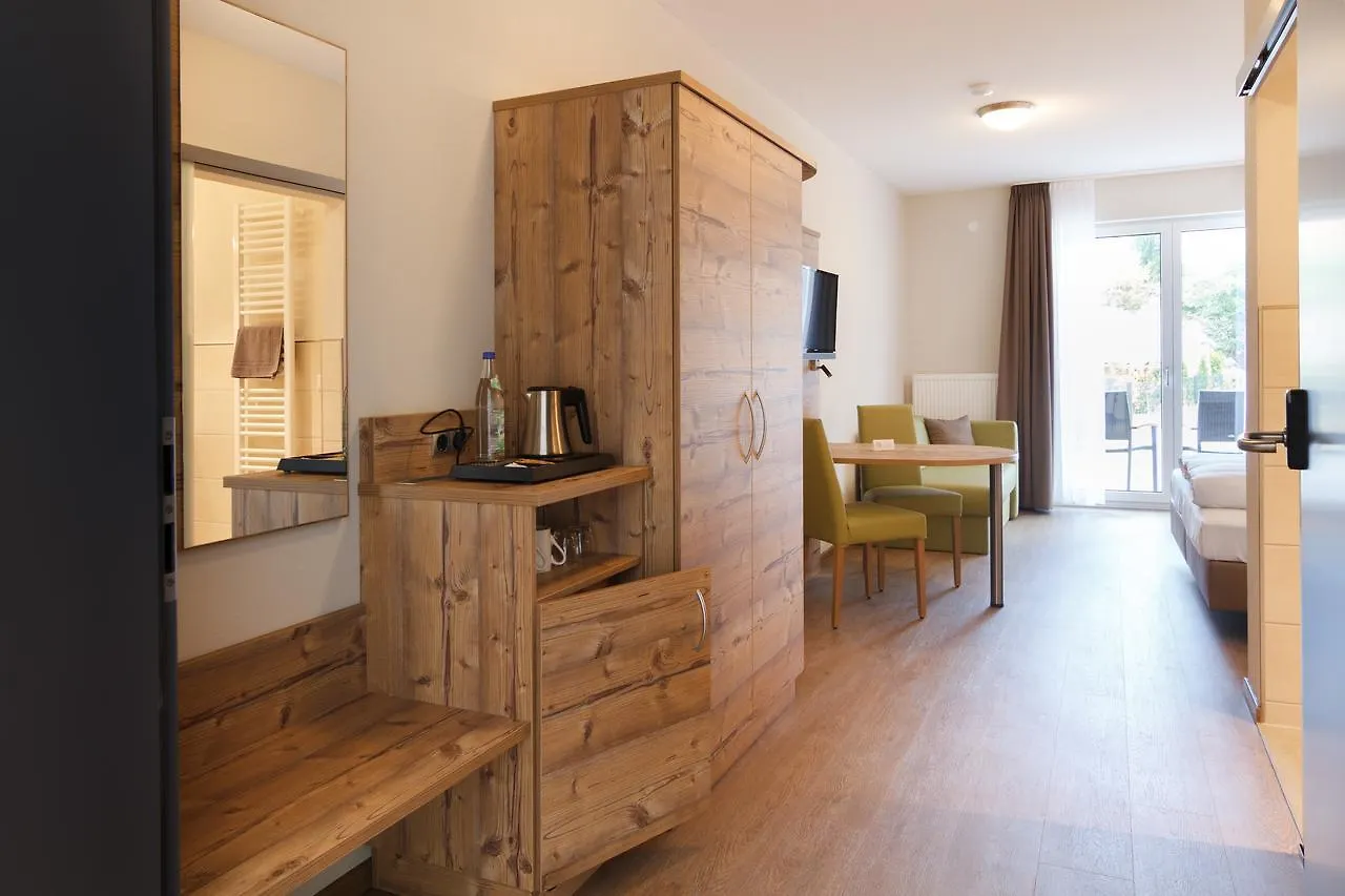 ** Hotel Hotel-Gasthof Neue Post Leutershausen  Germany